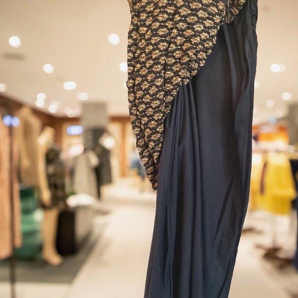 Gorgeous Lori Weidner Evening Gown with Black Velvet Blazer - Picture 5 of 10